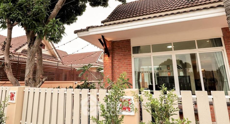For rent 3 bedrooms villa in Bang Lamung, Chonburi
