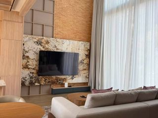 For rent 3 bedrooms townhouse in Phra Khanong, Bangkok