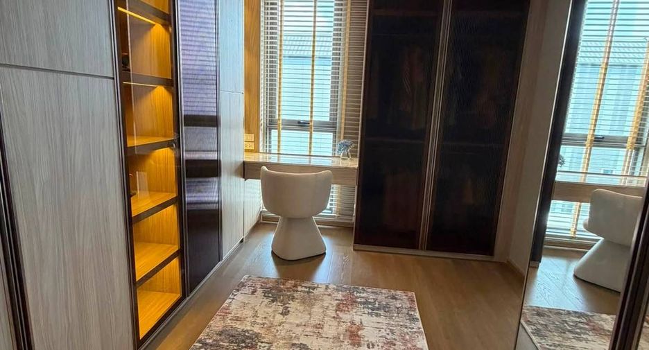 For rent 3 bedrooms townhouse in Phra Khanong, Bangkok