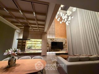 For rent 3 bedrooms townhouse in Phra Khanong, Bangkok
