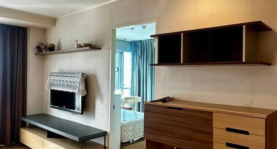 Condo en alquiler de 2 habitaciones en Huai Khwang, Bangkok