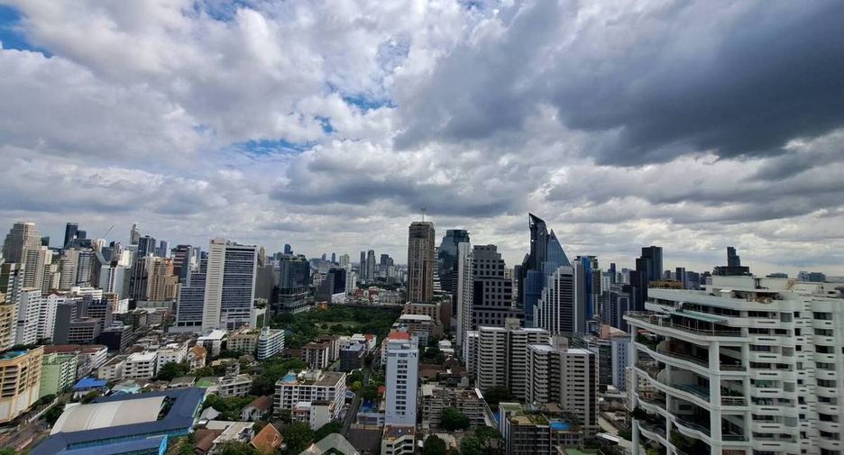 For rent 1 bed condo in Khlong Toei, Bangkok
