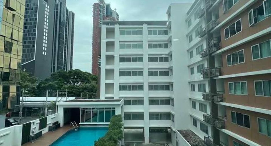 For rent 1 bed condo in Khlong Toei, Bangkok