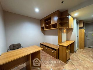 For rent 2 bedrooms condo in Bang Rak, Bangkok
