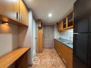 For rent 2 bedrooms condo in Bang Rak, Bangkok