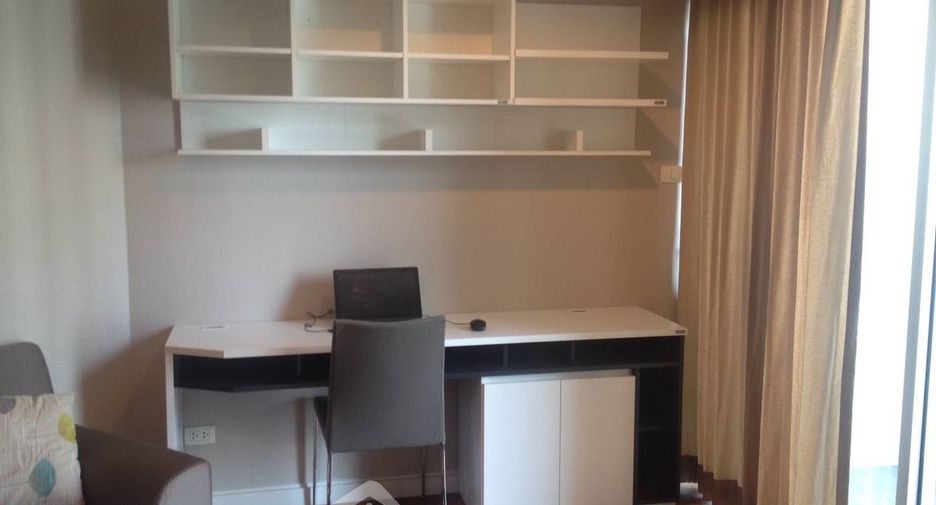 For rent 2 bedrooms condo in Huai Khwang, Bangkok