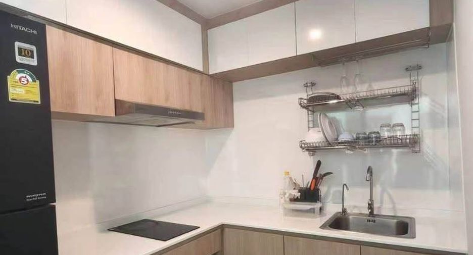 À louer 2 chambres condo à Huai Khwang, Bangkok