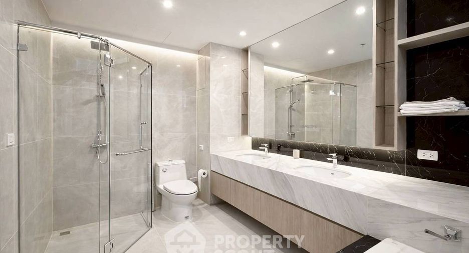 For rent 3 ベッドルーム condo in Bang Rak, Bangkok