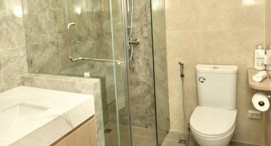 For rent 3 ベッドルーム condo in Bang Rak, Bangkok