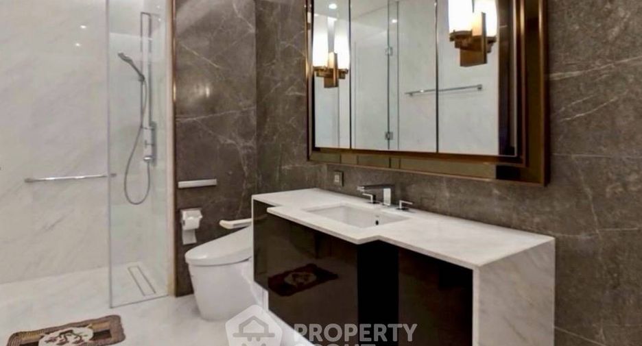 For rent 2 bedrooms condo in Pathum Wan, Bangkok