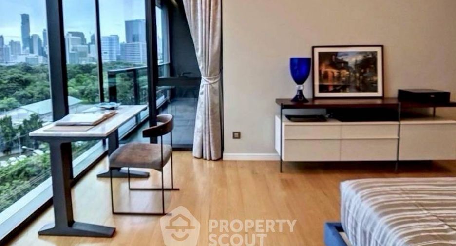 For rent 2 bedrooms condo in Pathum Wan, Bangkok
