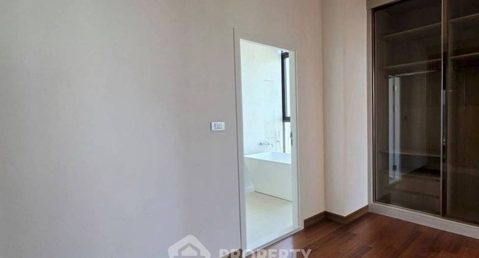 For rent 3 bedrooms condo in Bang Kho Laem, Bangkok
