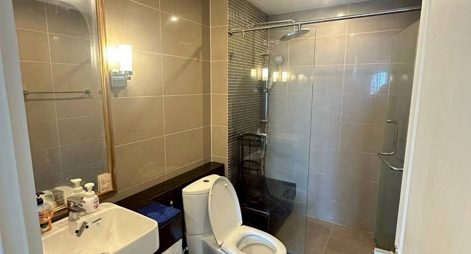 Wohnung zur Miete mit 1 Zimmer in Huai Khwang, Bangkok