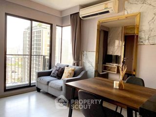 Condo en alquiler de 2 habitaciones en Huai Khwang, Bangkok