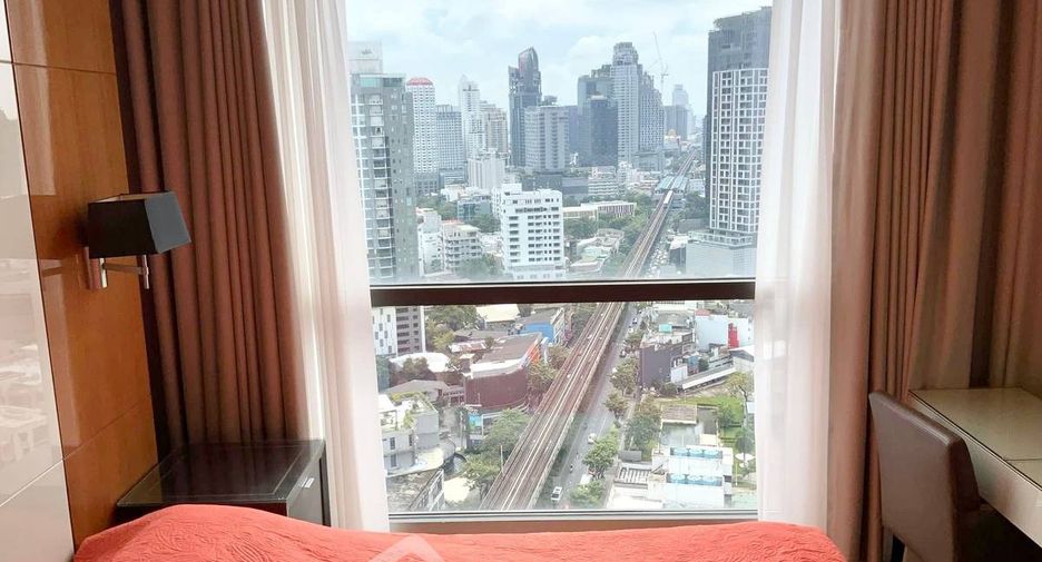 For rent 2 bedrooms condo in Khlong Toei, Bangkok