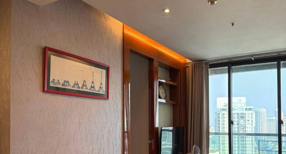 For rent 2 bedrooms condo in Khlong Toei, Bangkok