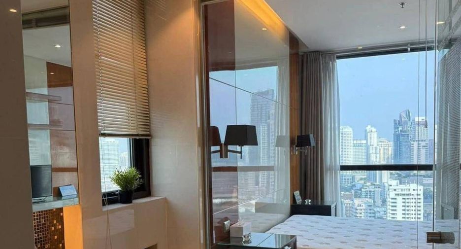 For rent 2 bedrooms condo in Khlong Toei, Bangkok