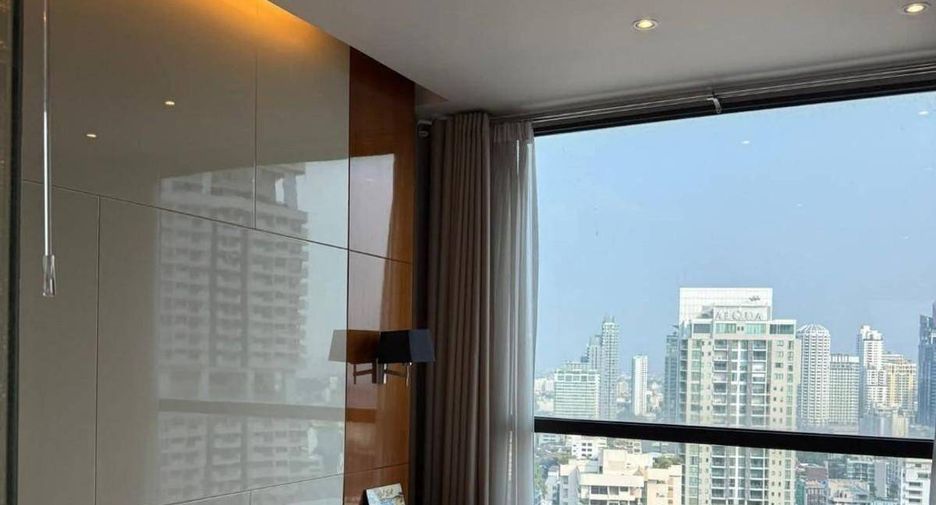 For rent 2 bedrooms condo in Khlong Toei, Bangkok