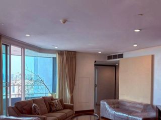 À louer 3 chambres condo à Bang Kho Laem, Bangkok