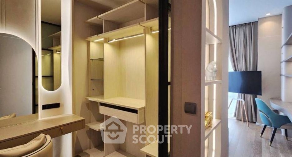 For rent 2 bedrooms condo in Pathum Wan, Bangkok
