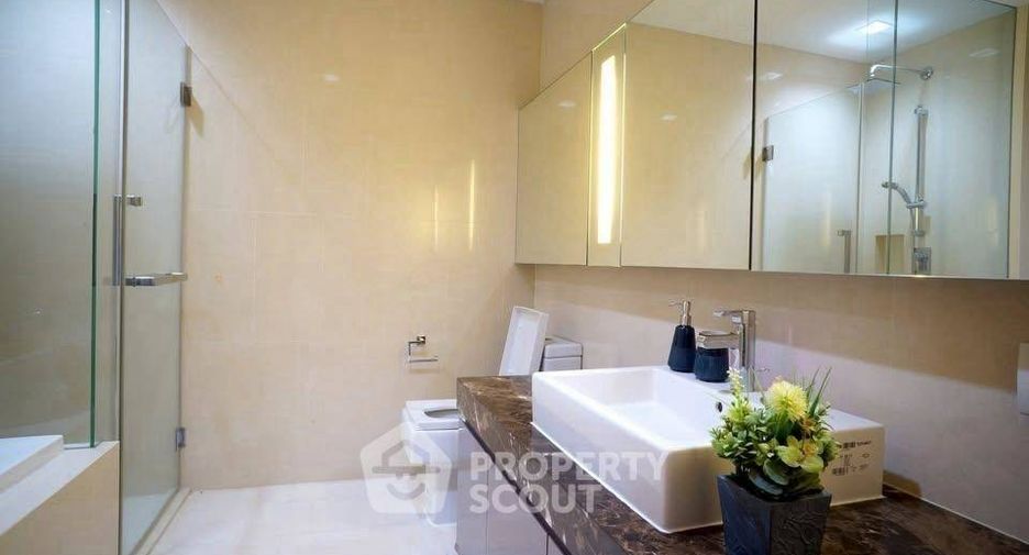 Condo en alquiler de 2 habitaciones en Khlong Toei, Bangkok