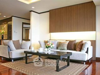 For rent 3 bedrooms apartment in Khlong Toei, Bangkok