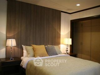 For rent 3 bedrooms apartment in Khlong Toei, Bangkok