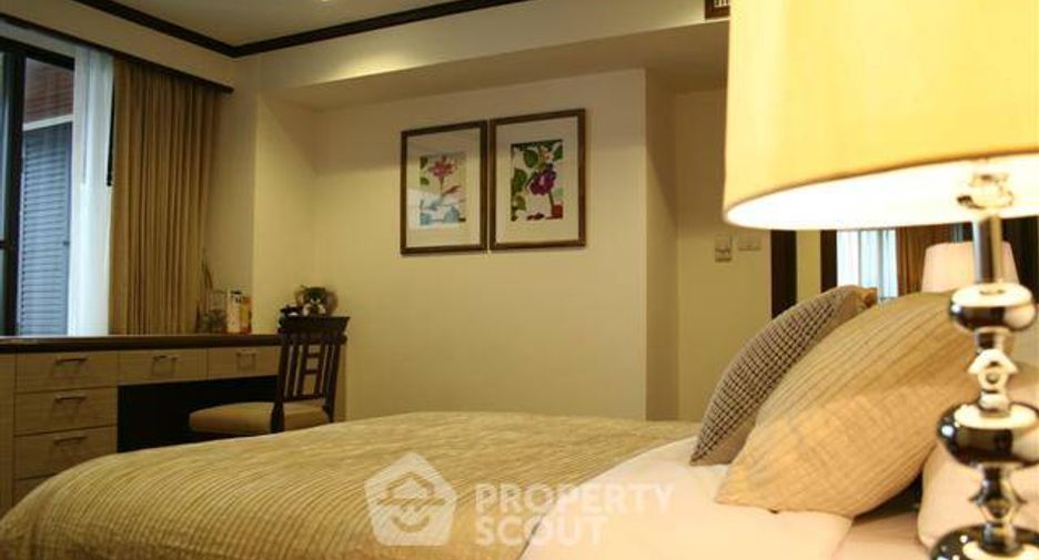 For rent 3 bedrooms apartment in Khlong Toei, Bangkok