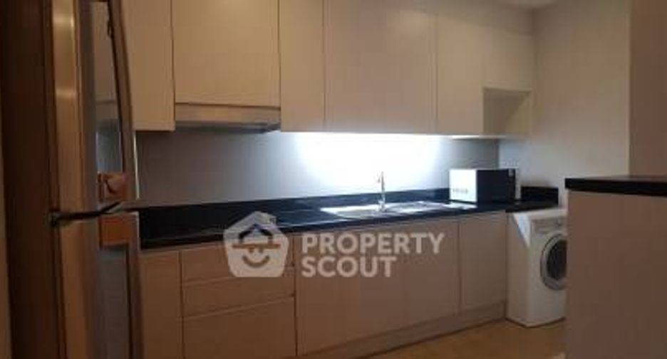 For rent 3 bedrooms condo in Khlong Toei, Bangkok