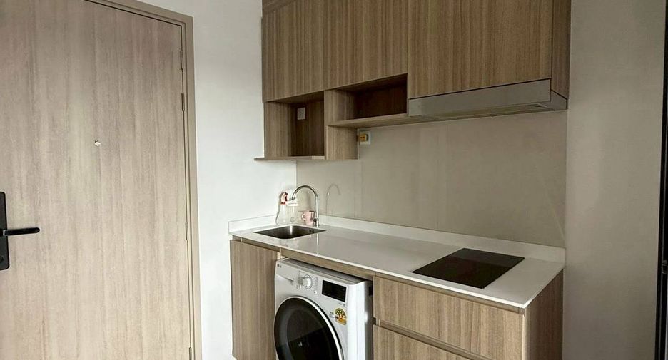 For rent 2 bedrooms condo in Huai Khwang, Bangkok