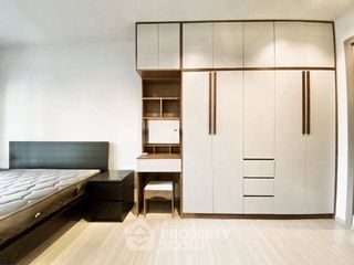 À louer 2 chambres condo à Huai Khwang, Bangkok