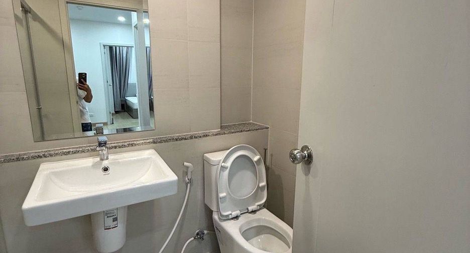 For rent 2 bedrooms condo in Bang Kapi, Bangkok