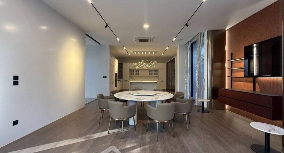 Haus zur Miete mit 5 Zimmer in Saphan Sung, Bangkok