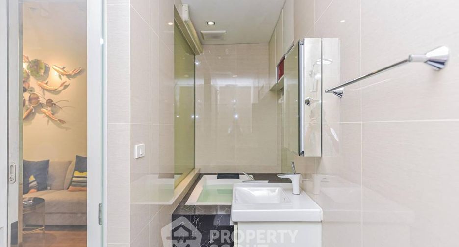 For rent 2 bedrooms condo in Khlong Toei, Bangkok