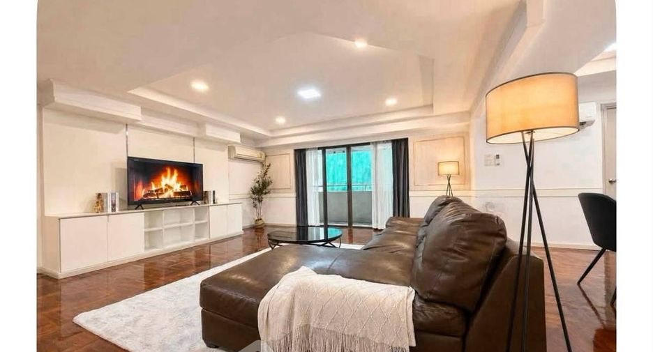 For rent 3 bedrooms apartment in Watthana, Bangkok