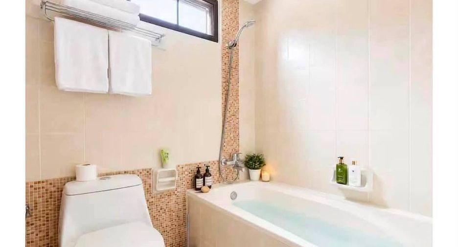 For rent 3 bedrooms apartment in Watthana, Bangkok