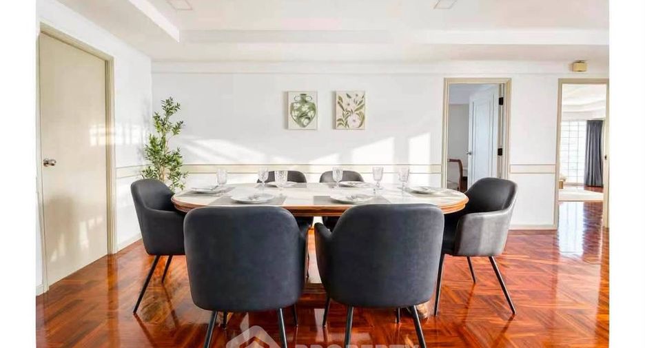 For rent 3 bedrooms apartment in Watthana, Bangkok