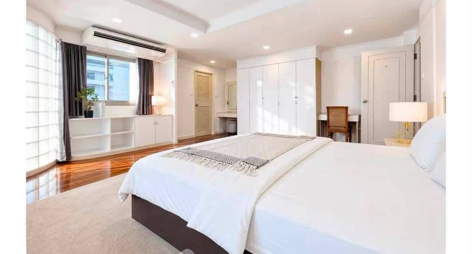 For rent 3 bedrooms apartment in Watthana, Bangkok