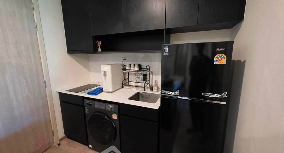 For rent 2 bedrooms condo in Huai Khwang, Bangkok
