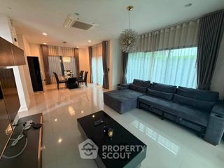 Casa en alquiler de 3 habitaciones en Bang Kapi, Bangkok