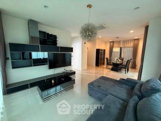 Casa en alquiler de 3 habitaciones en Bang Kapi, Bangkok