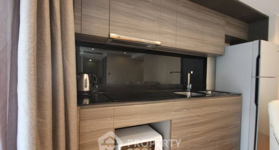 Wohnung zur Miete mit 2 Zimmer in Pathum Wan, Bangkok