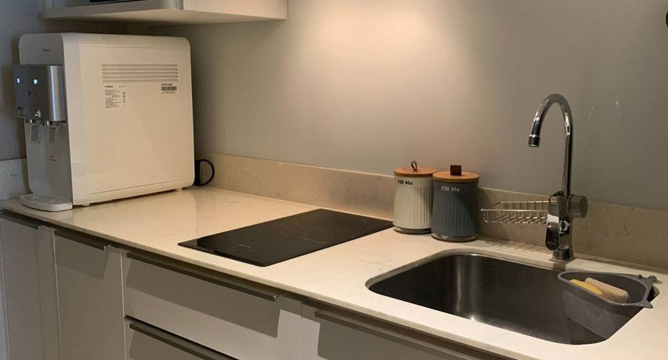 Wohnung zur Miete mit 1 Zimmer in Bang Rak, Bangkok