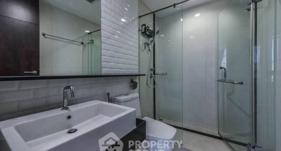 À louer 2 chambres condo à Pathum Wan, Bangkok