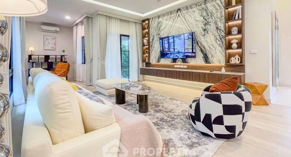 For rent 4 ベッドルーム house in Saphan Sung, Bangkok