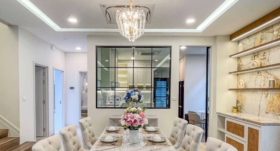 For rent 4 ベッドルーム house in Saphan Sung, Bangkok