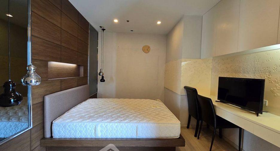For rent 2 bedrooms condo in Watthana, Bangkok