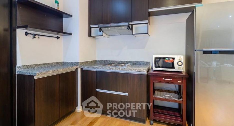 For rent 2 bedrooms condo in Khlong Toei, Bangkok