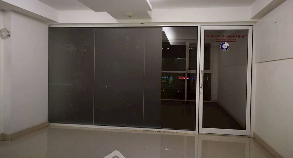 Wohnung zur Miete mit 1 Zimmer in Huai Khwang, Bangkok