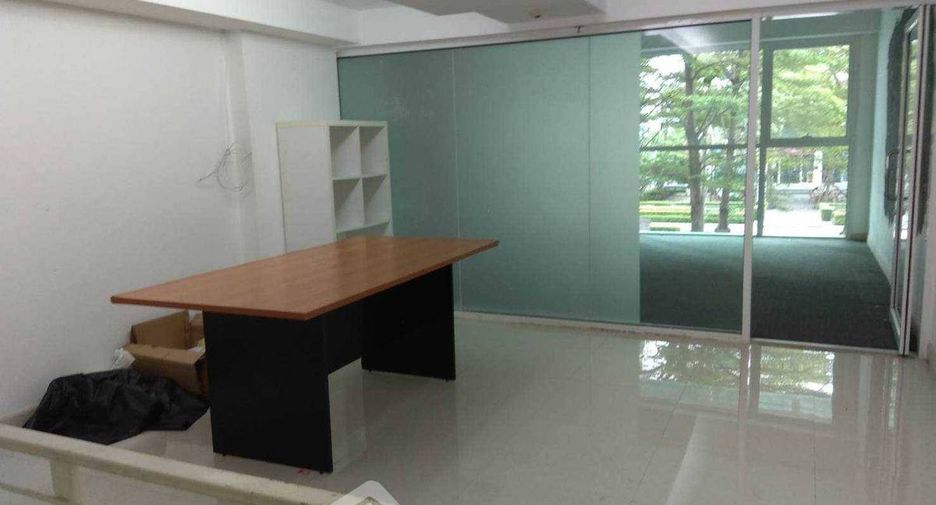 Wohnung zur Miete mit 1 Zimmer in Huai Khwang, Bangkok